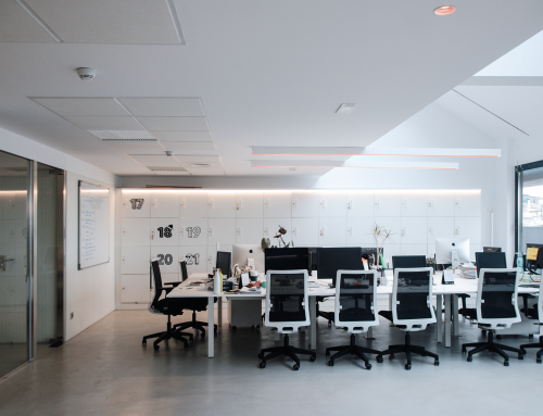 Reforma de las oficinas de Radio Flaix FM en Barcelona: Diseño corporativo y acústica