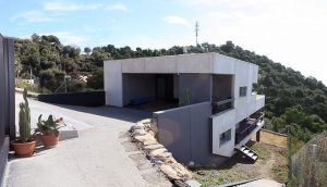 Casa eficiente con paneles prefabricados