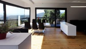 Casa eficient amb panells prefabricats