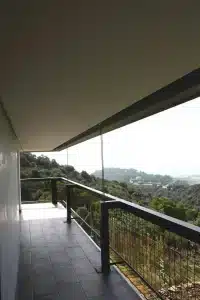 - casa prefabricada hormigon balcon 03 1 scaled.jpg 2