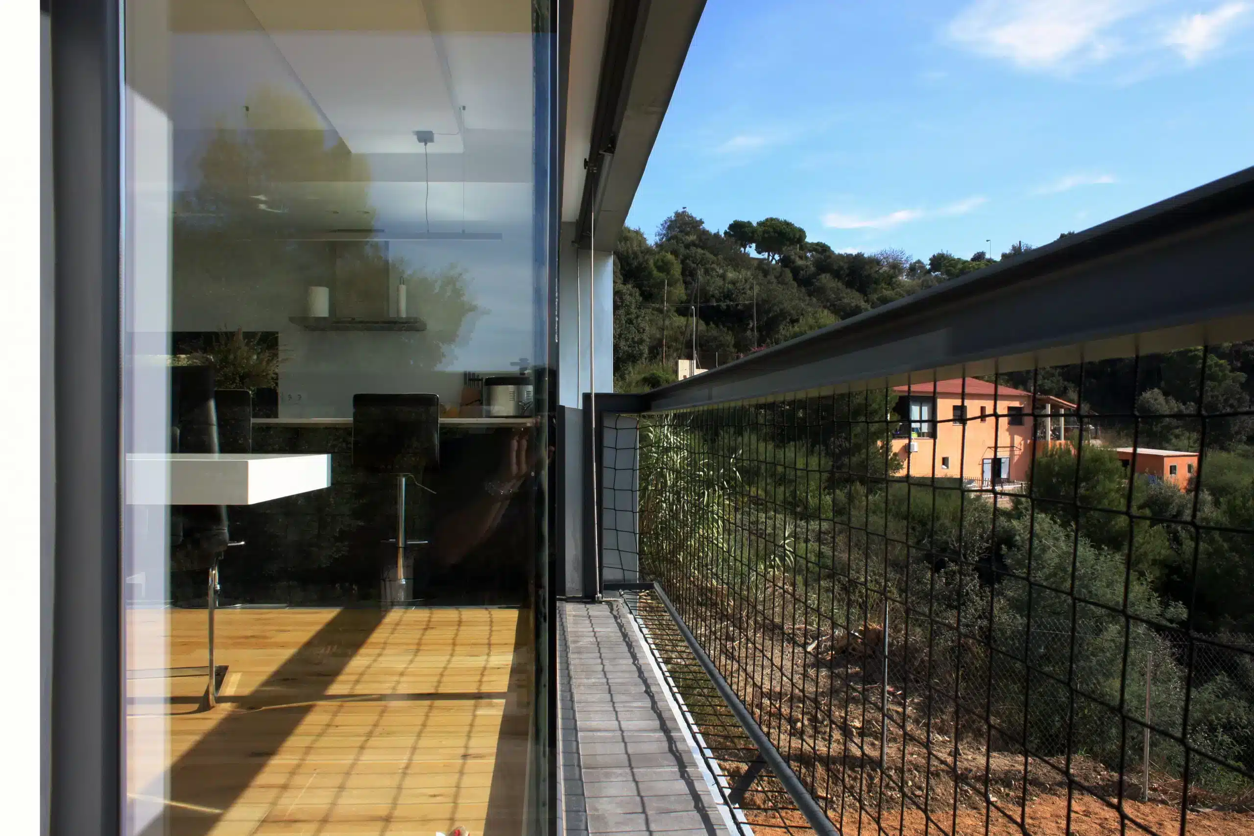 casa amb panells prefabricats - casa prefabricada hormigon balcon 1 scaled.jpg 1