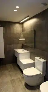 - casa sta susana bano 02 scaled.jpg 2